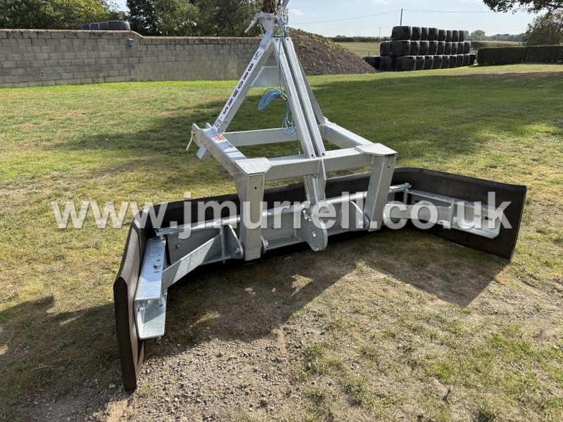 Browns 1.8 meter Yardmaster Muck Scraper For Sale 
