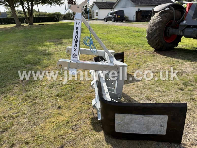 Browns 1.8 meter Yardmaster Muck Scraper For Sale Browns 1.8 meter Yardmaster Muck Scraper For Sale