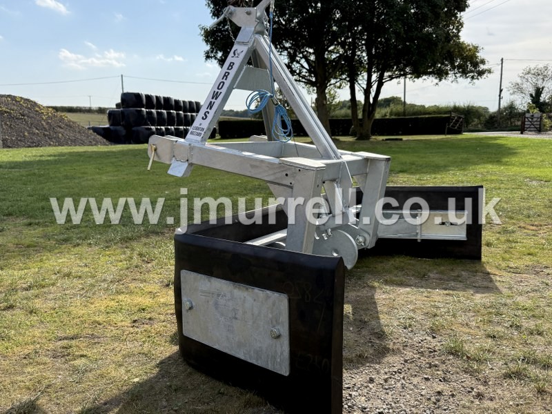 Browns 1.8 meter Yardmaster Muck Scraper For Sale Browns 1.8 meter Yardmaster Muck Scraper For Sale