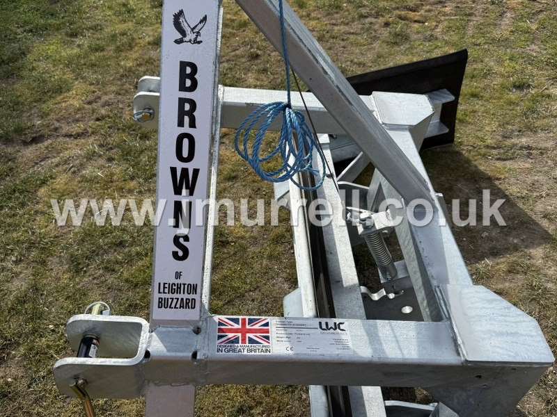 Browns 1.8 meter Yardmaster Muck Scraper For Sale Browns 1.8 meter Yardmaster Muck Scraper For Sale