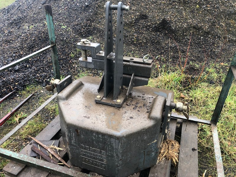 Fendt 1250kg Big Pack front weight for sale