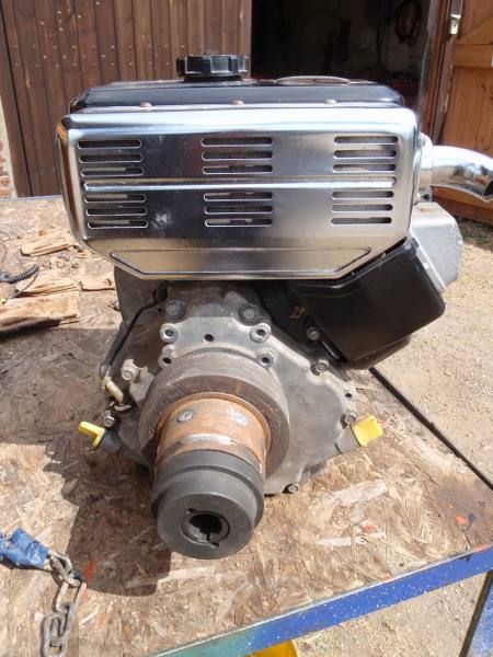 Kawasaki 4 Stroke Petrol Engine