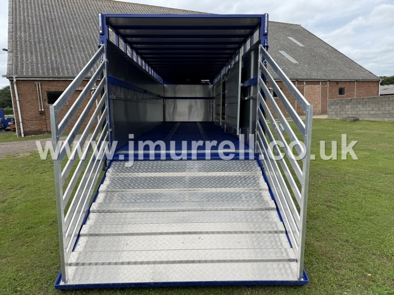 JPM 30ft Tandem Axle Livestock Trailer