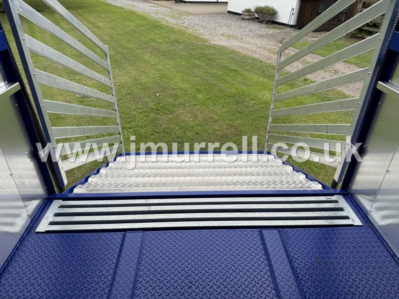 JPM 30ft Tandem Axle Livestock Trailer