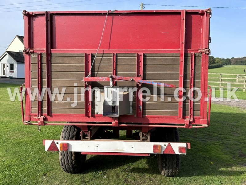 Pettit 8 tonne trailer