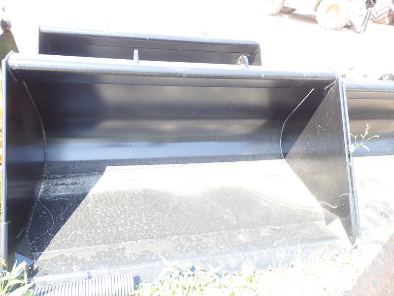 New Strimech Pro-Ag Bucket Manitou Brackets