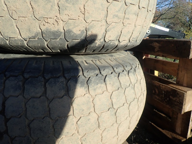 22.5LL-16.1 & 12LLx16 Turf wheels and tyres for sale