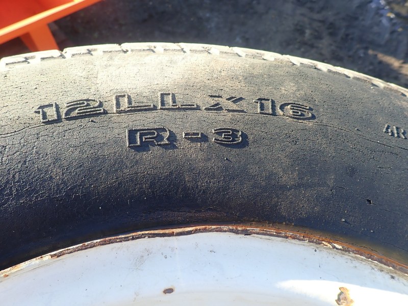 22.5LL-16.1 & 12LLx16 Turf wheels and tyres for sale