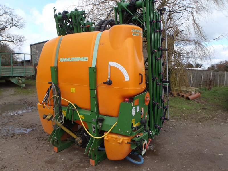 Amazone UF1801 crop sprayer for sale