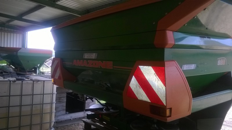 Amazone ZAM 1501 Control Plus Fertiliser spreader for sale