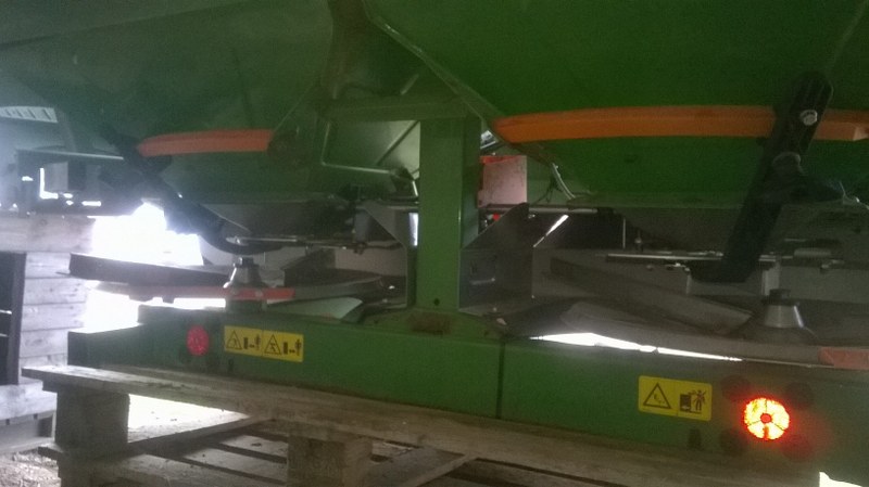 Amazone ZAM 1501 Control Plus Fertiliser spreader for sale