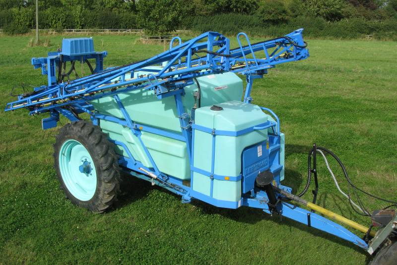 Used Berthoud Racer Trailed Sprayer For Sale