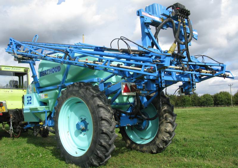 Used Berthoud Racer Trailed Sprayer For Sale