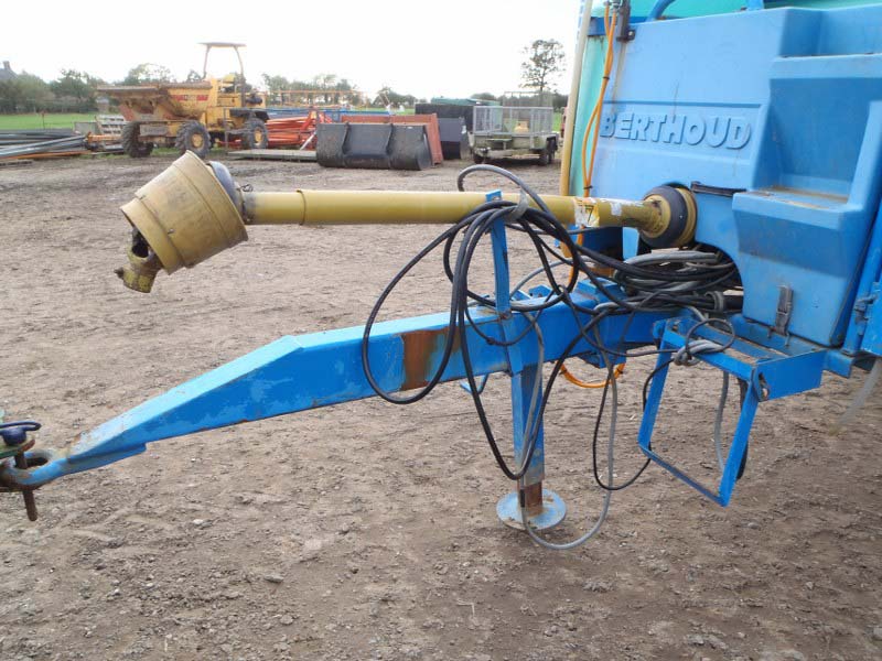 Berthoud 24 Meter Trailed Sprayer For Sale
