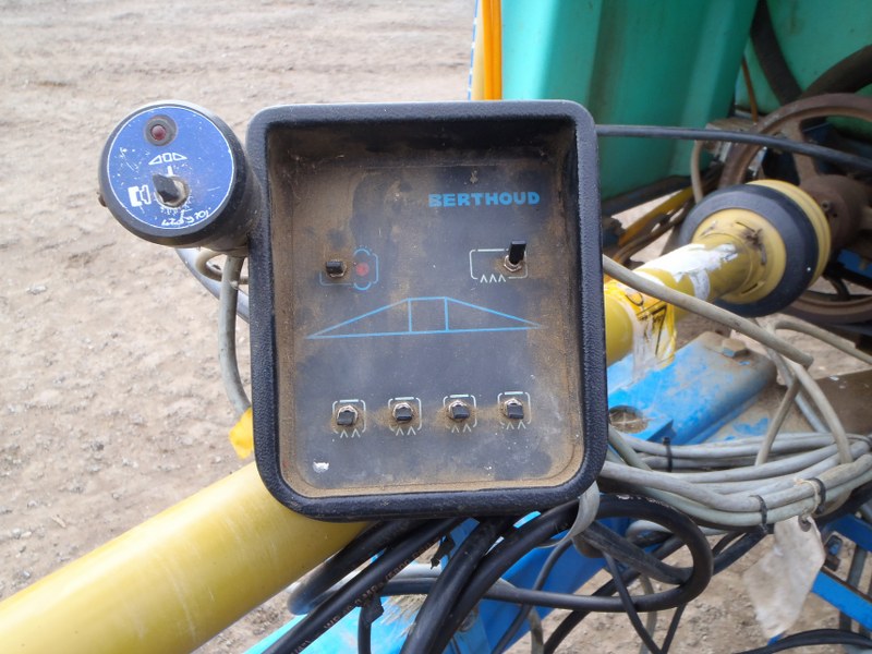 Berthoud 24 Meter Trailed Sprayer For Sale