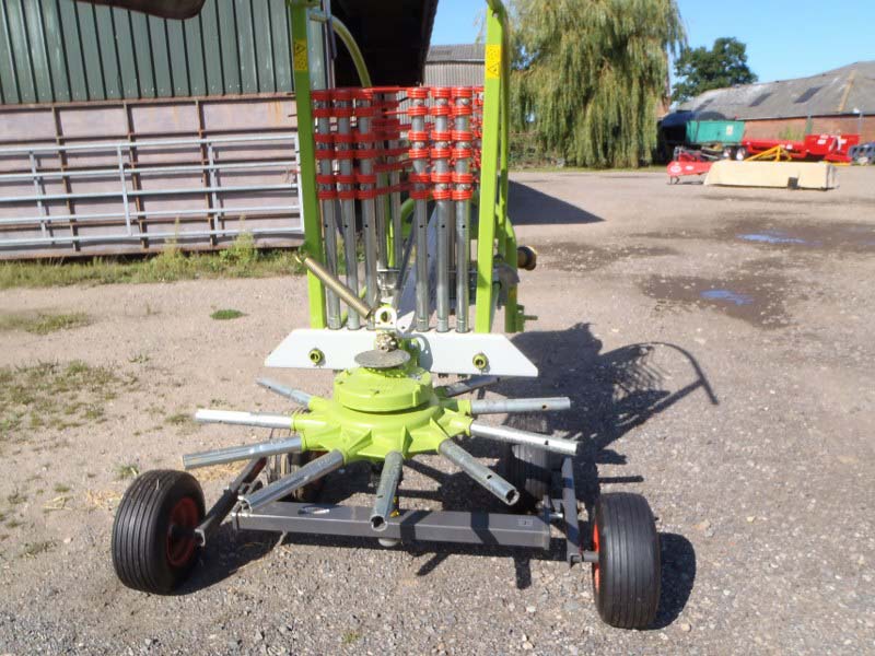 Claas Liner 370 Rake for sale