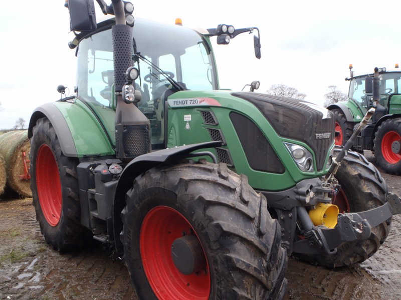 Fendt 720 Vario tractor for sale