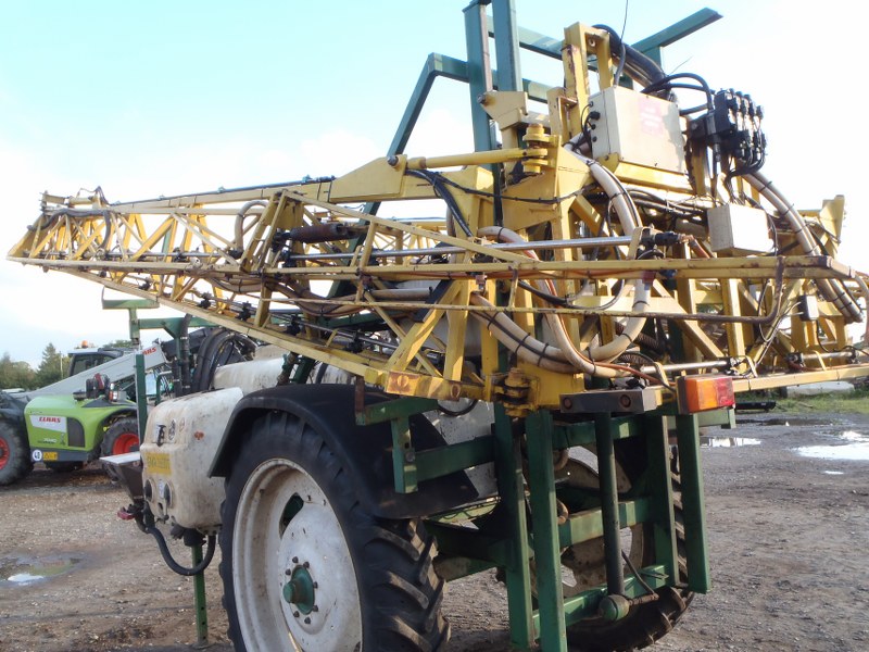 GMR 2600T trailed 24 meter crop sprayer for sale