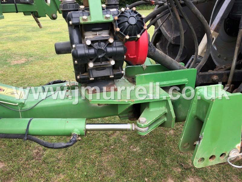 GM-R Voyager 3200 trailed crop sprayer for sale