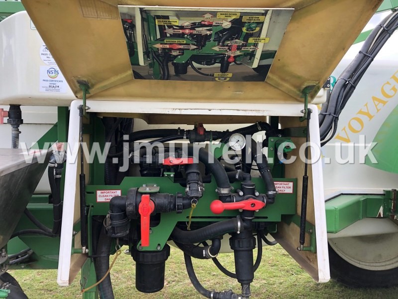 GM-R Voyager 3200 trailed crop sprayer for sale