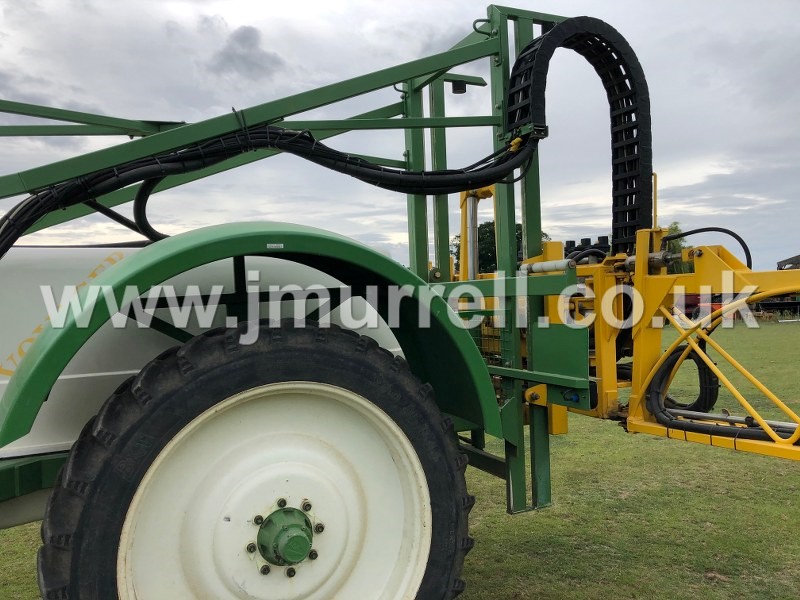 GM-R Voyager 3200 trailed crop sprayer for sale