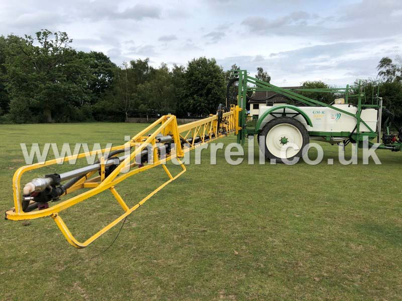 GM-R Voyager 3200 trailed crop sprayer for sale