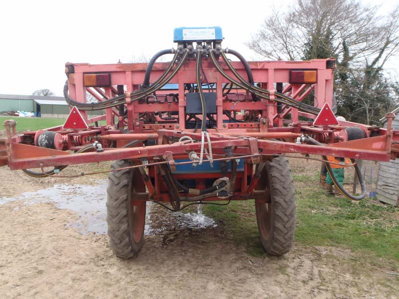 Gem Selftrak 2000 trailed crop sprayer for sale