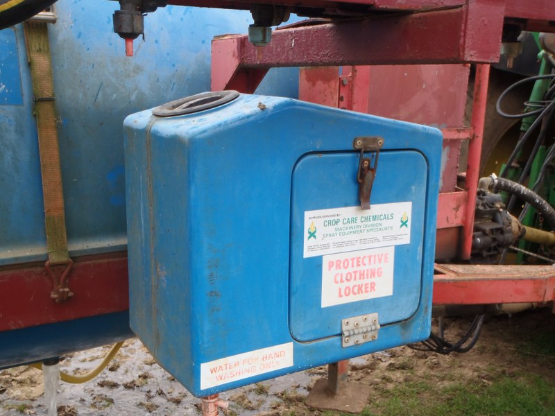 Gem Selftrak 2000 trailed crop sprayer for sale