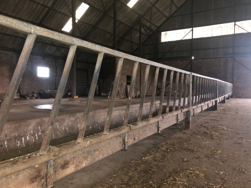 IAE Barrier feed mangers for sale