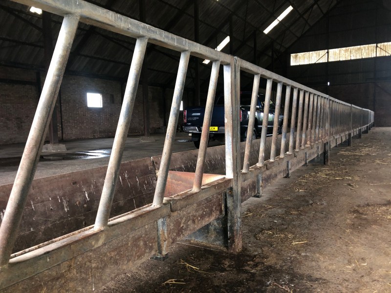 IAE Barrier feed mangers for sale