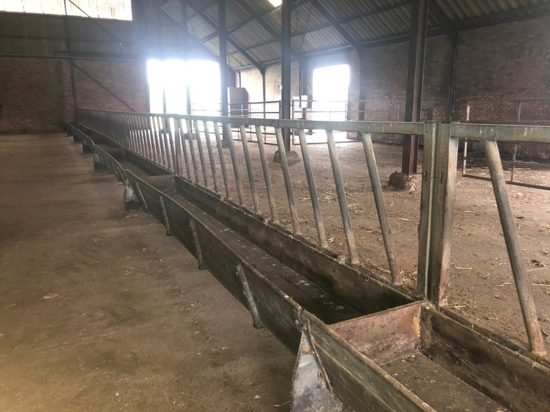 IAE Barrier feed mangers for sale