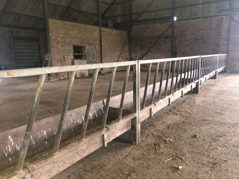 IAE Barrier feed mangers for sale