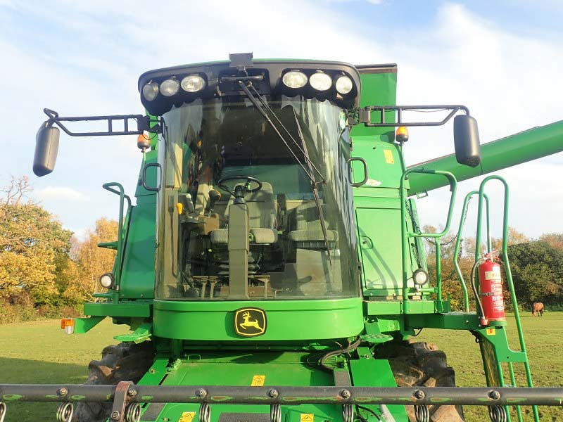 John Deere 560I Combine harvester for sale