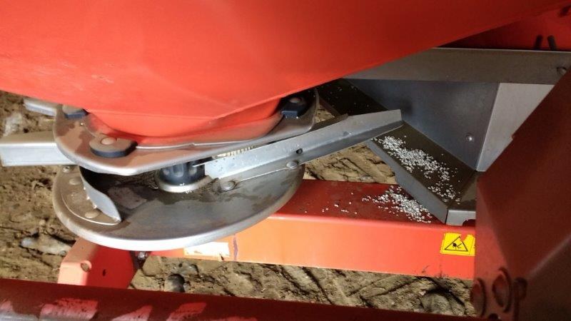 Kuhn Rauch Axis 40.1 W Fertiliser spreader for sale
