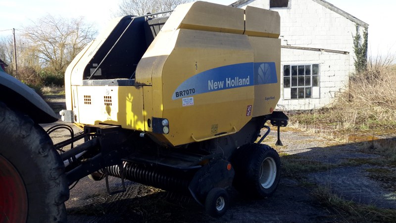New Holland BR7070 Superfeed round baler for sale