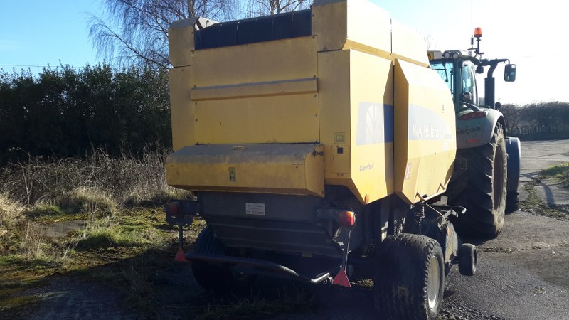 New Holland BR7070 Superfeed round baler for sale