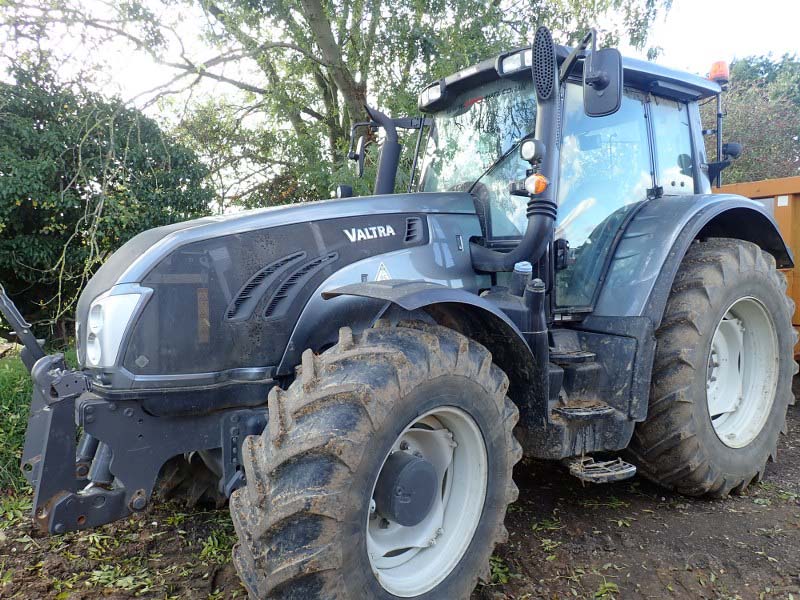 Valtra Versu T153 Tractor for sale 